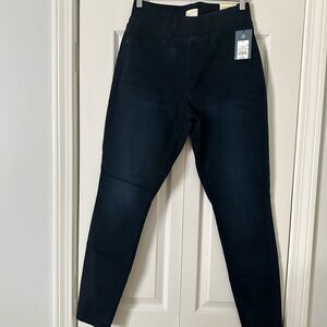 NWT Universal Thread Pull On Jeggings